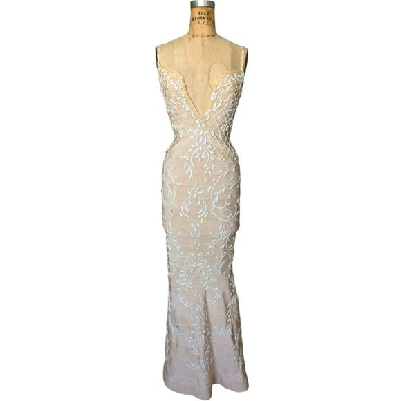 HOLT Jatoria Bandage Gown in Nude with White Embroidery Size XS - Picture 1 of 7